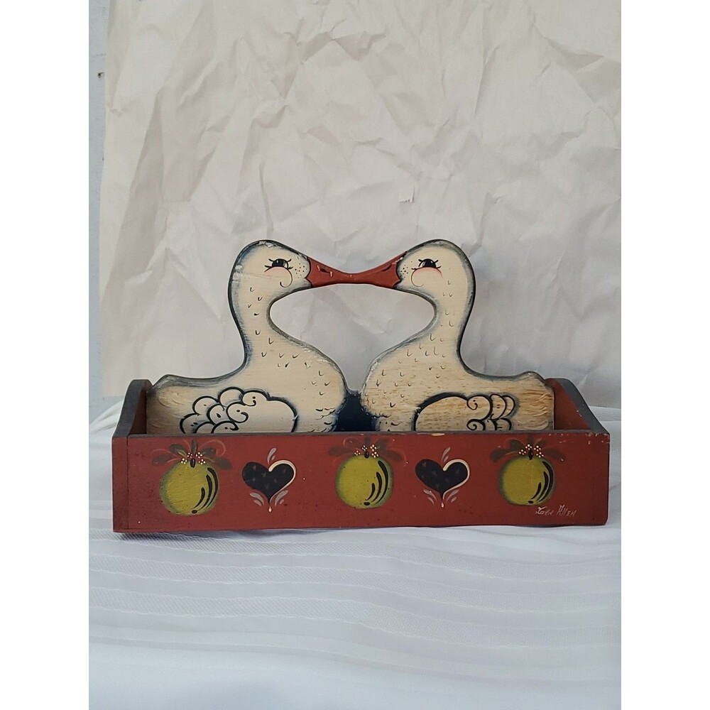 Vntg. Wood Basket Kissing Ducks/Divided/Hand Painted/Hearts/Fruit/GrandmaCore/80 - Picture 3 of 16